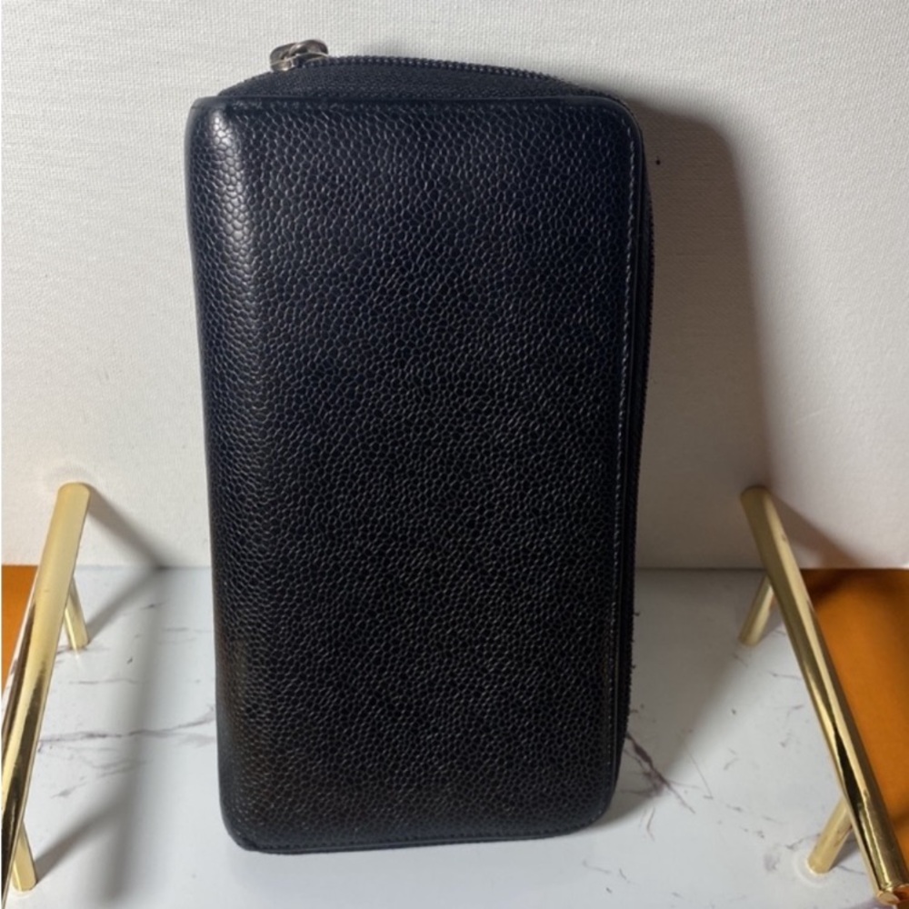 SOLDAuthentic CHANEL Zippy Wallet - Picture 10 of 16
